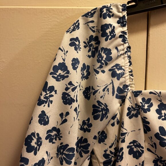 Dress - Picture 3 of 7